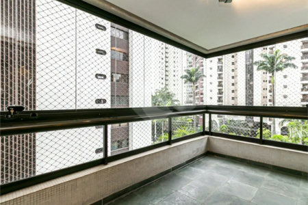 Apartamento a venda em Moema com 162m², 3 quartos ( suítes ) 3 vagas