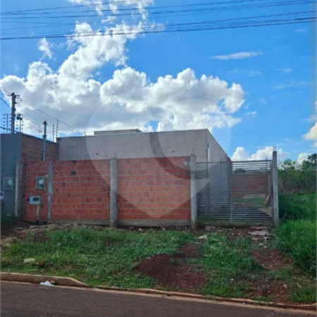 Casa à venda com 3 quartos, sendo 2 suítes, em Jardim Nova Ponta Porã, Ponta Porã - MS