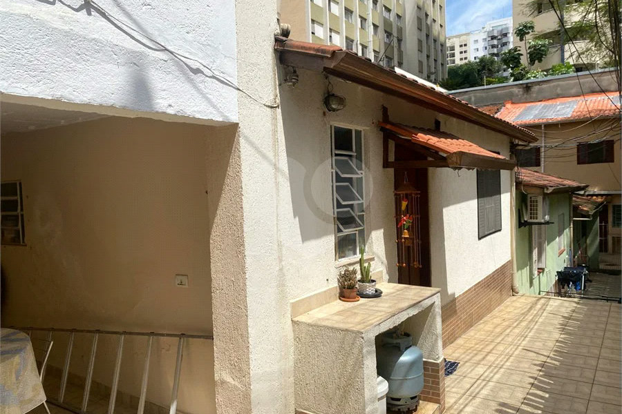 Terreno 10 X 30m,ideal para construtor, com casa principal, mais 3 casas no mesmo terreno e gerando renda, em Perdizes - São Paulo