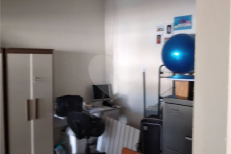 Casa Térrea com 3 dormitórios.
