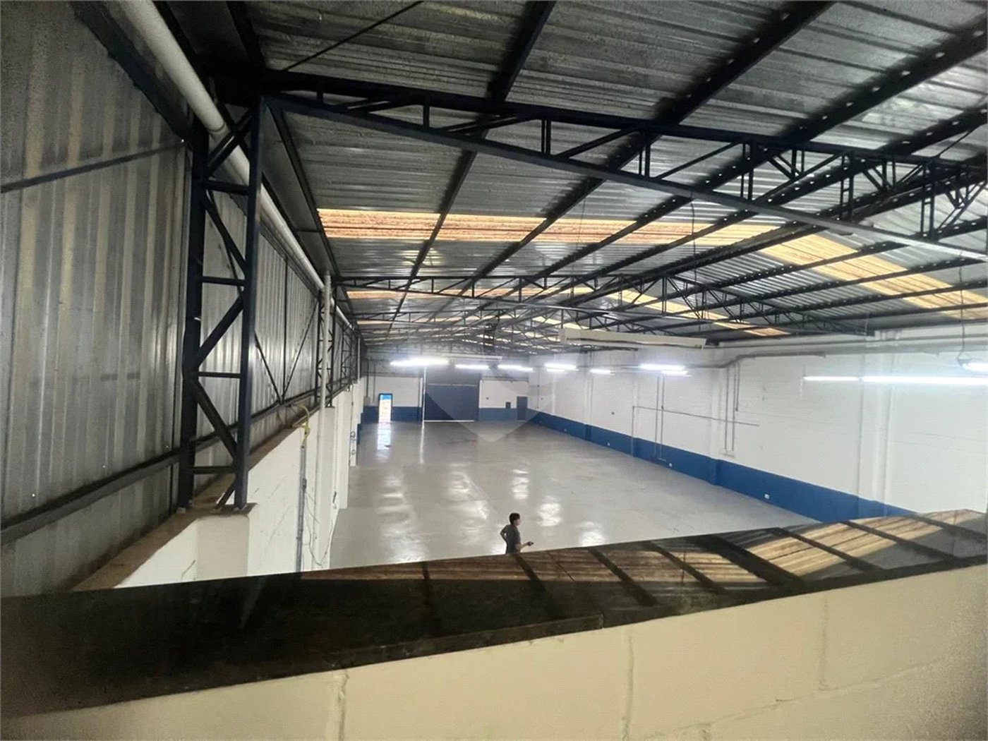 Galpão de 600m² no Centro Industrial Rafael Diniz - Bragança Paulista.