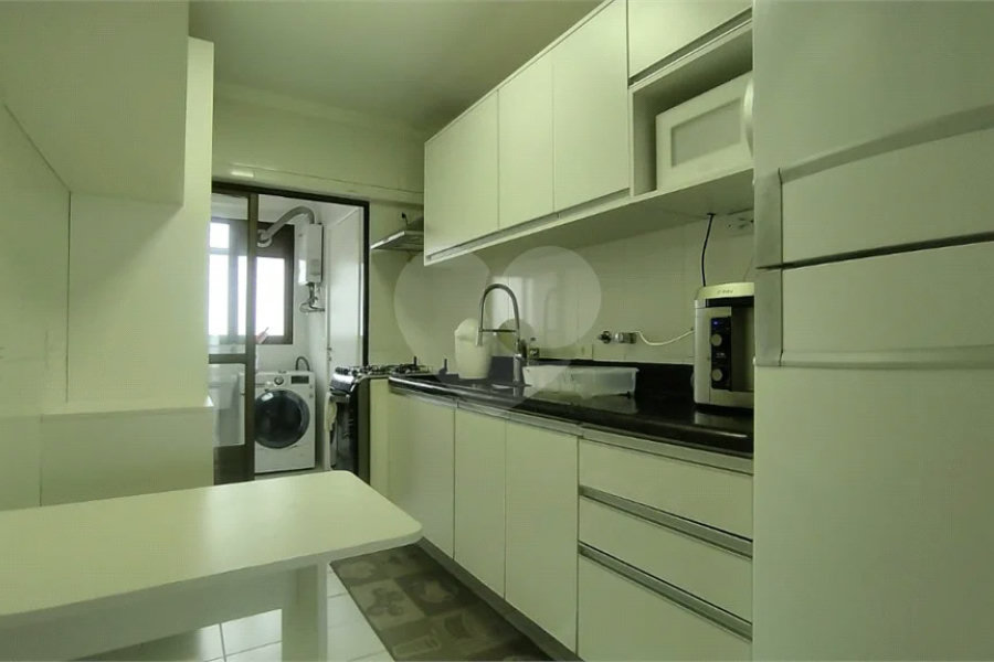 Apartamento à venda com 3 quartos, sendo 2 suítes,  em Riviera de São Lourenço, Bertioga, SP