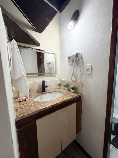 Casa à venda com 2 quartos, sendo 1 suíte, em Geribá, Armação dos Búzios, RJ