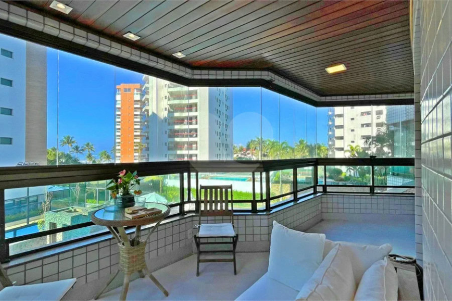 Apartamento à venda com 3 quartos, sendo 2 suítes, em Riviera de São Lourenço, Bertioga, SP
