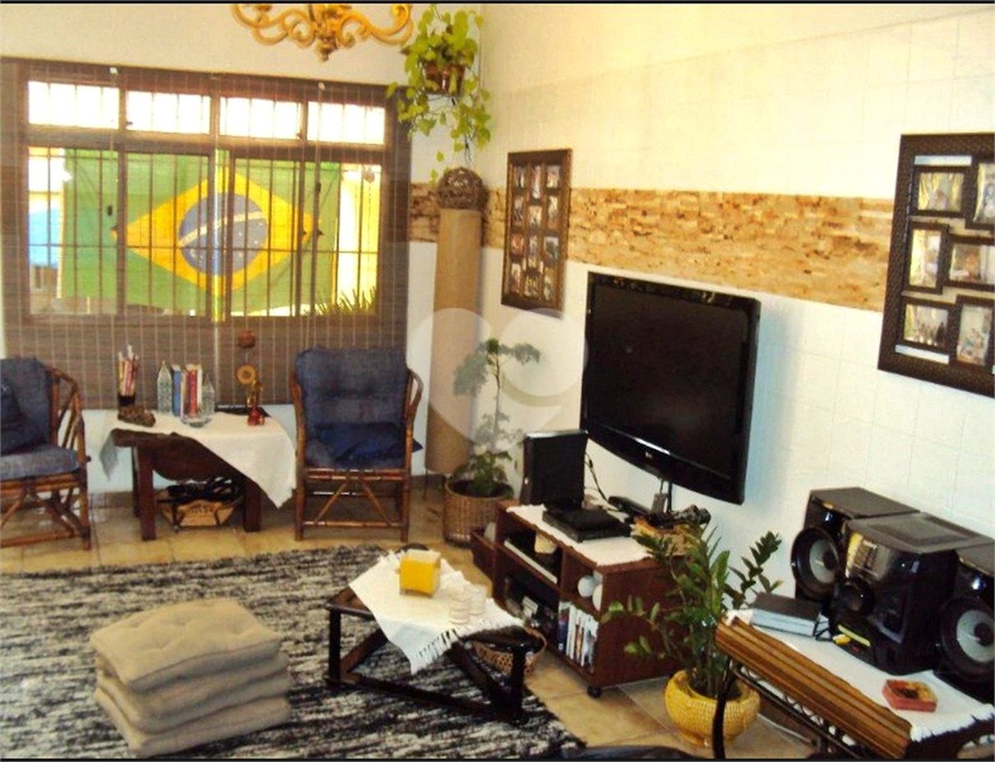 Sobrado a venda com 160 m², 4 quartos e 2 vagas