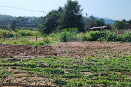 Terreno em Atibaia com 4.800 metros, pronto para construir, topografia plana, aceita financiamento