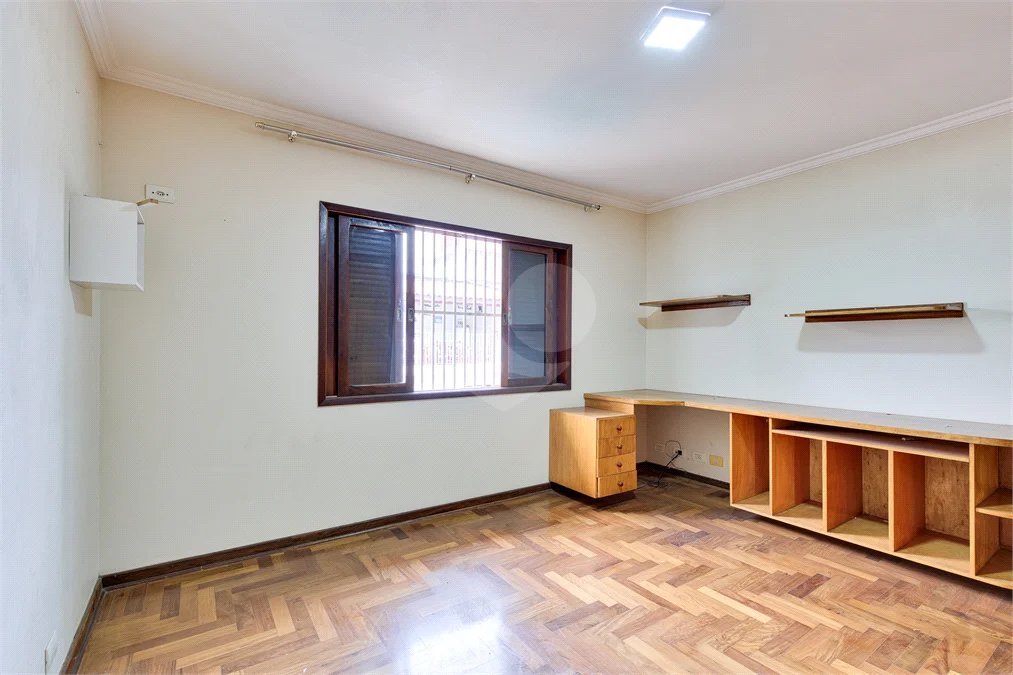 Sobrado à venda com 4 quartos, sendo 1 suíte,  em Interlagos, São Paulo, SP