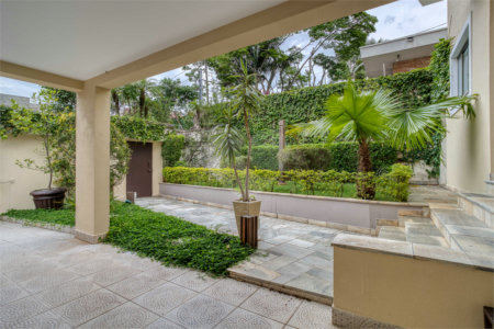 Casa à venda com 4 suítes em Chácara Monte Alegre, São Paulo, SP