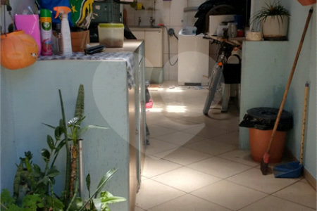 Sobrado com 101m², 2 dormitórios, sendo 2 suítes, 2 vagas, à venda na Vila Ema.