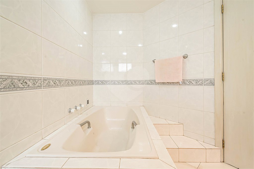Apartamento à venda no Campo Belo 4 dormitórios 3 vagas