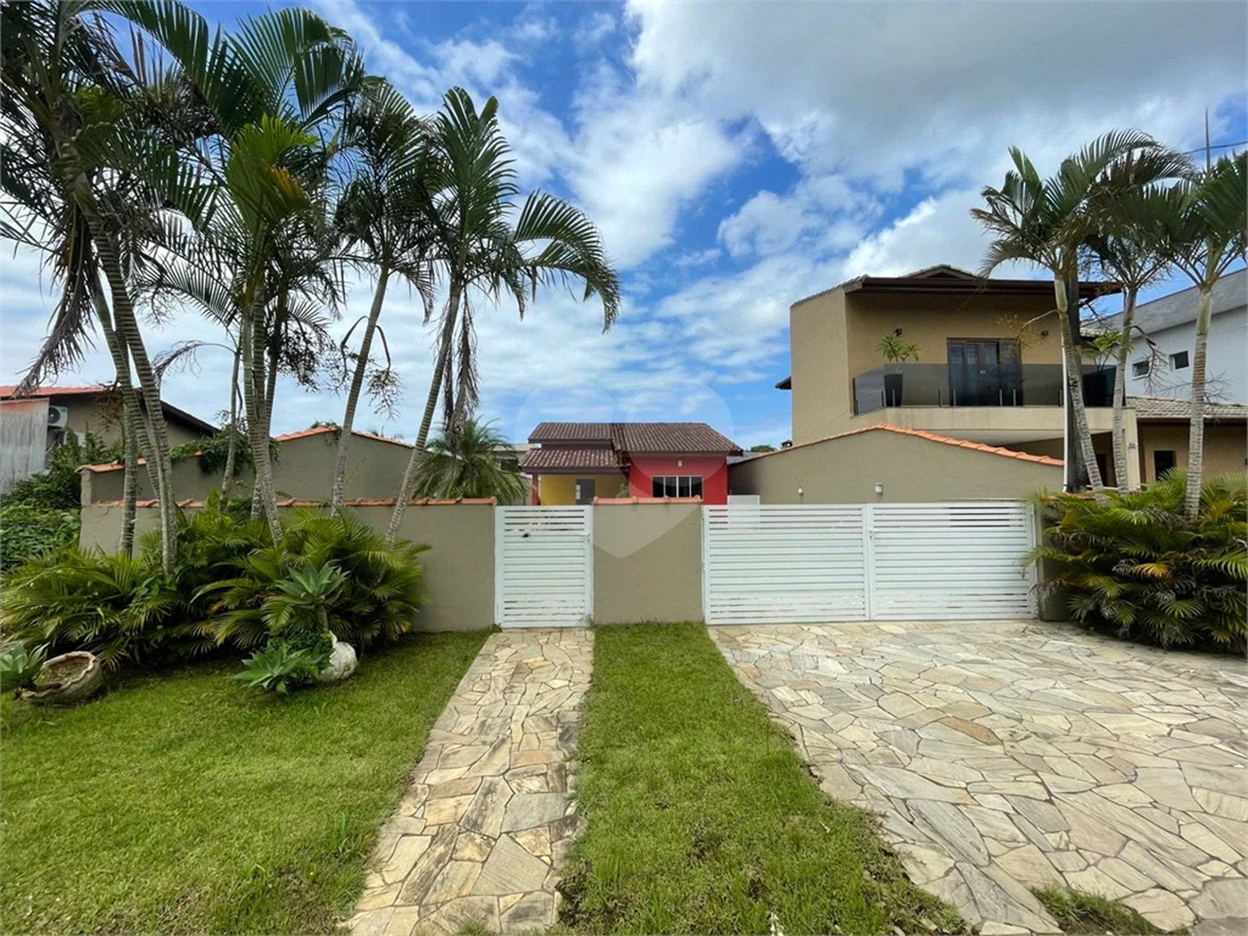 Casa à venda com 2 quartos, sendo 1 suíte,  em Morada da Praia, Bertioga, SP