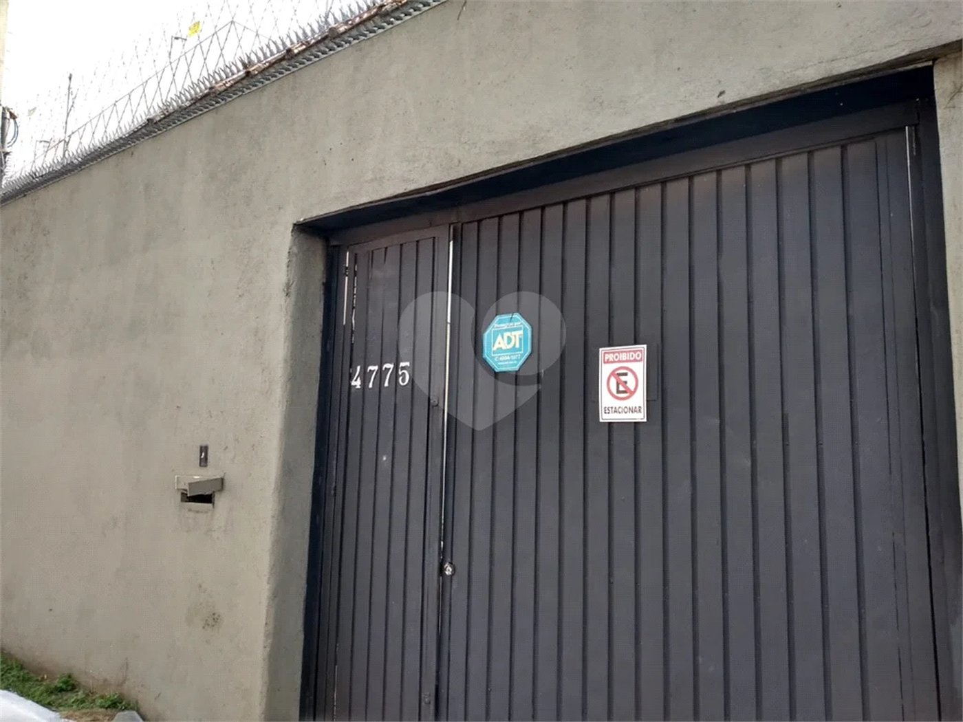 Imóvel Comercial com 6 Quartos e 2 banheiros à Venda, 445 m²