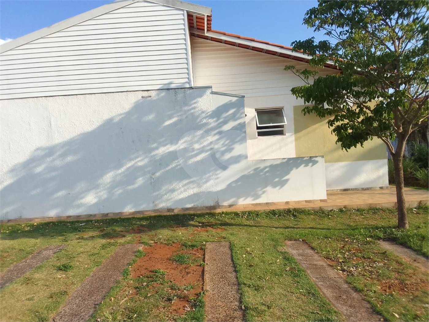 Linda casa no Condomínio Moradas 3
