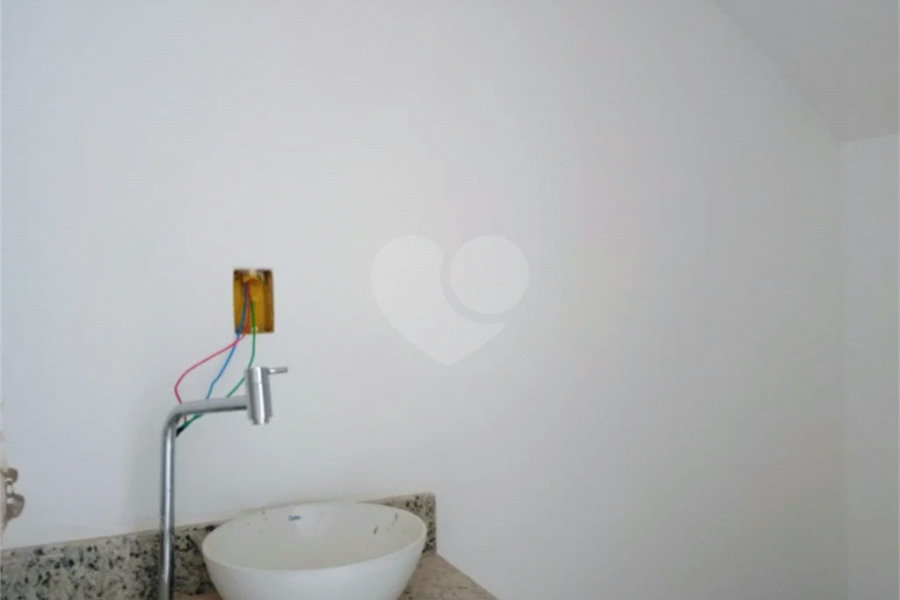 Casa à venda com 2 quartos no condomínio Vila Davos 2, São Paulo - SP