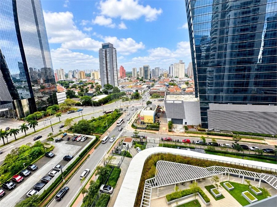 Apartamento à venda com 3 suítes em Chácara Santo Antônio, São Paulo, SP