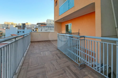 Sobrado com 425 m², 3 suítes e 4 vagas de garagem, à venda no bairro Santa Maria em São Caetano do Sul