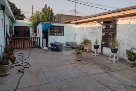 Casa térrea no Jardim Santa Felícia