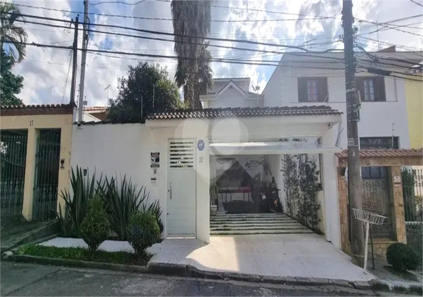 SOBRADO MOBILIADO DE 199,0 M² COM 02 SUITES, 04 VAGAS E PISCINA PARA VENDA NO JARDIM VIRGINIA BIANCA
