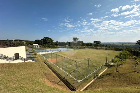 Sobrado á venda com 03 suítes, no Residencial Villeneuve em São Carlos-SP.
