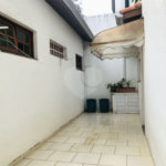 SOBRADO A VENDA NO TREMEMBÉ - 3 DORMS. (1 SUÍTE) E 5 VAGAS
