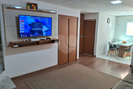 Casa de Vila à venda com 3 quartos, sendo 1 suíte, em Vila Pasti, Louveira, SP