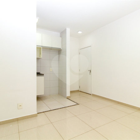 Apartamento com 02 dormitórios, sendo 1 suíte com 02 vagas de garagem