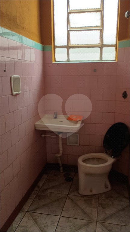 Casa Térrea 2 Dormitórios com 1 Vaga de Garagem Próxima à Estação São Lucas – Excelente Oportunidade para Morar ou Investir.