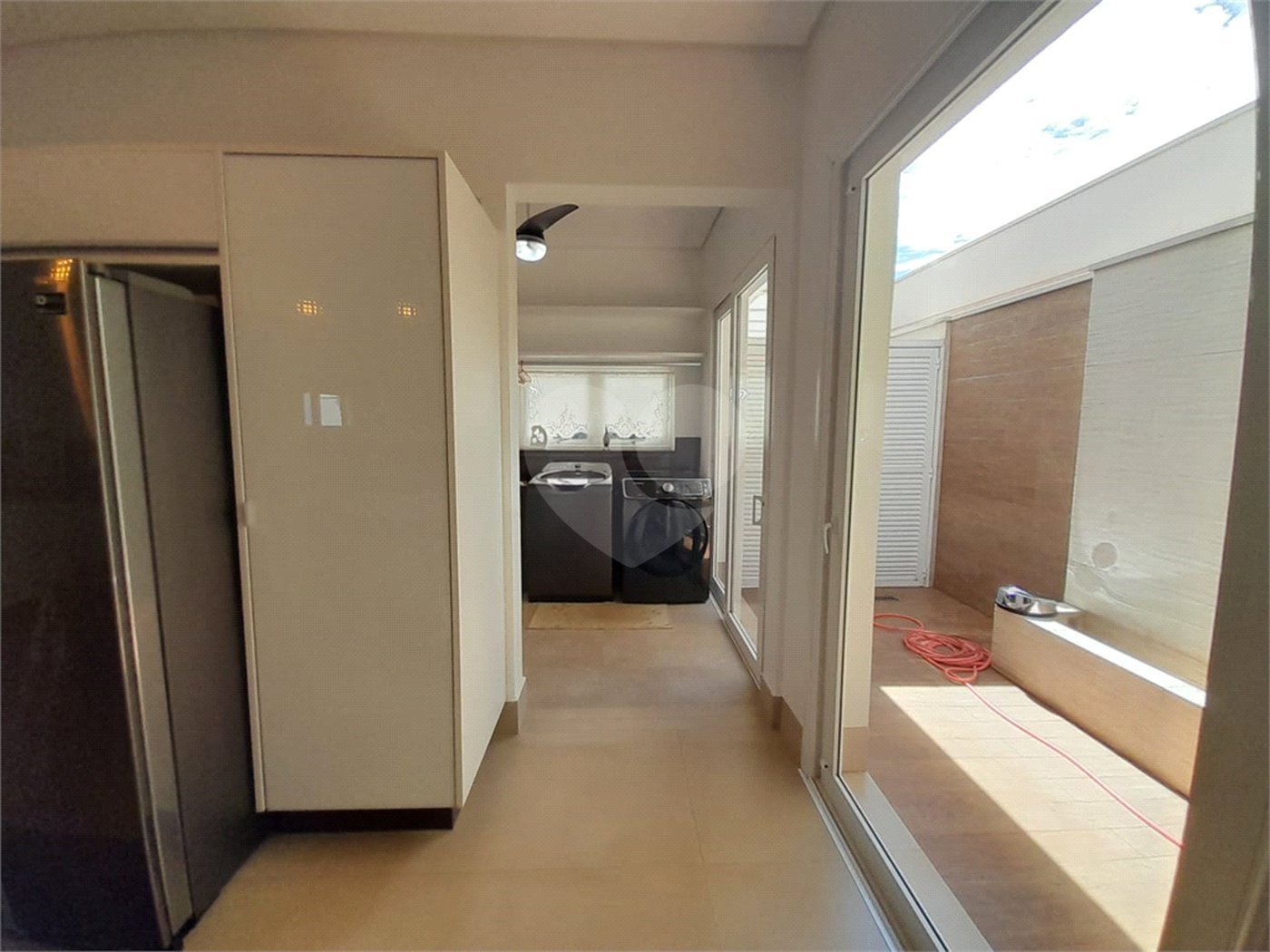 Casa à Venda no Condomínio Damha III – Elegância e Conforto para sua Família