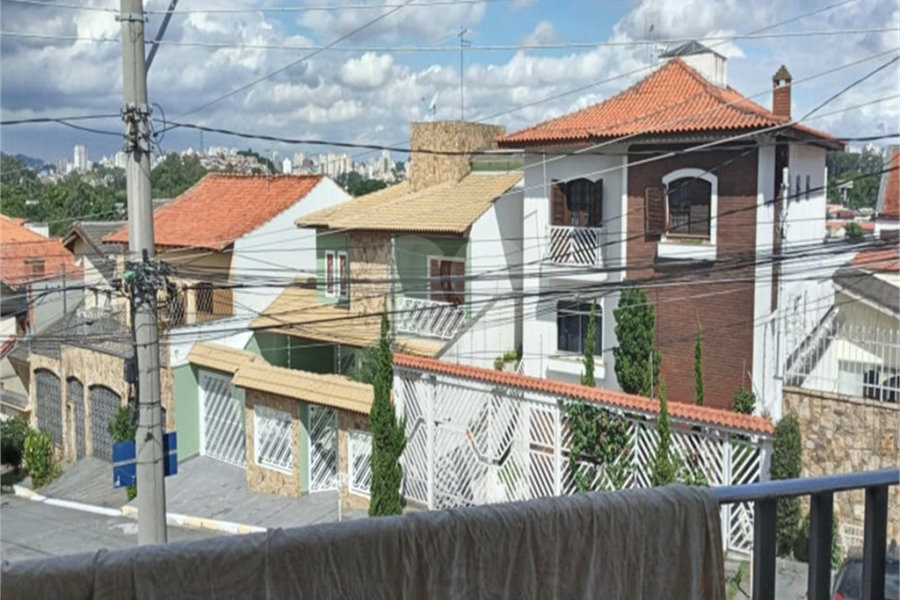 Bonita casa assobradada,no Bairro das Palmas do Tremembé, terreno com 14 X 50 e 350 área construída
