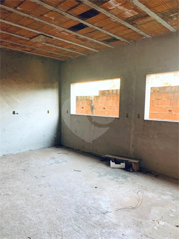 Imóvel em construção bem localizado