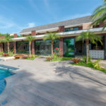Casa à venda com 4 suítes no condomínio Vale da Santa Fé, Vinhedo - SP