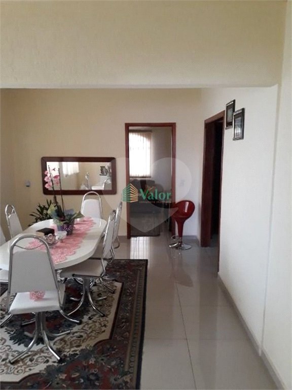 Casa á venda no cidade Aracy