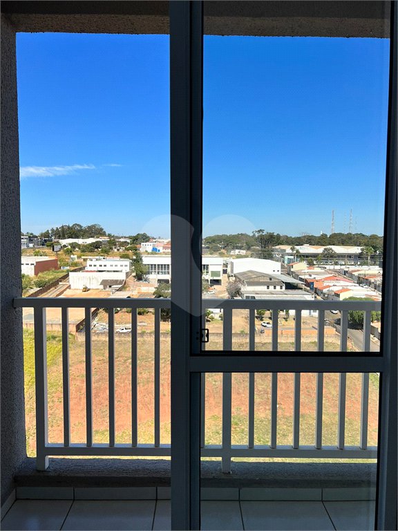 Apartamento no Condomínio Parque das Acácias.