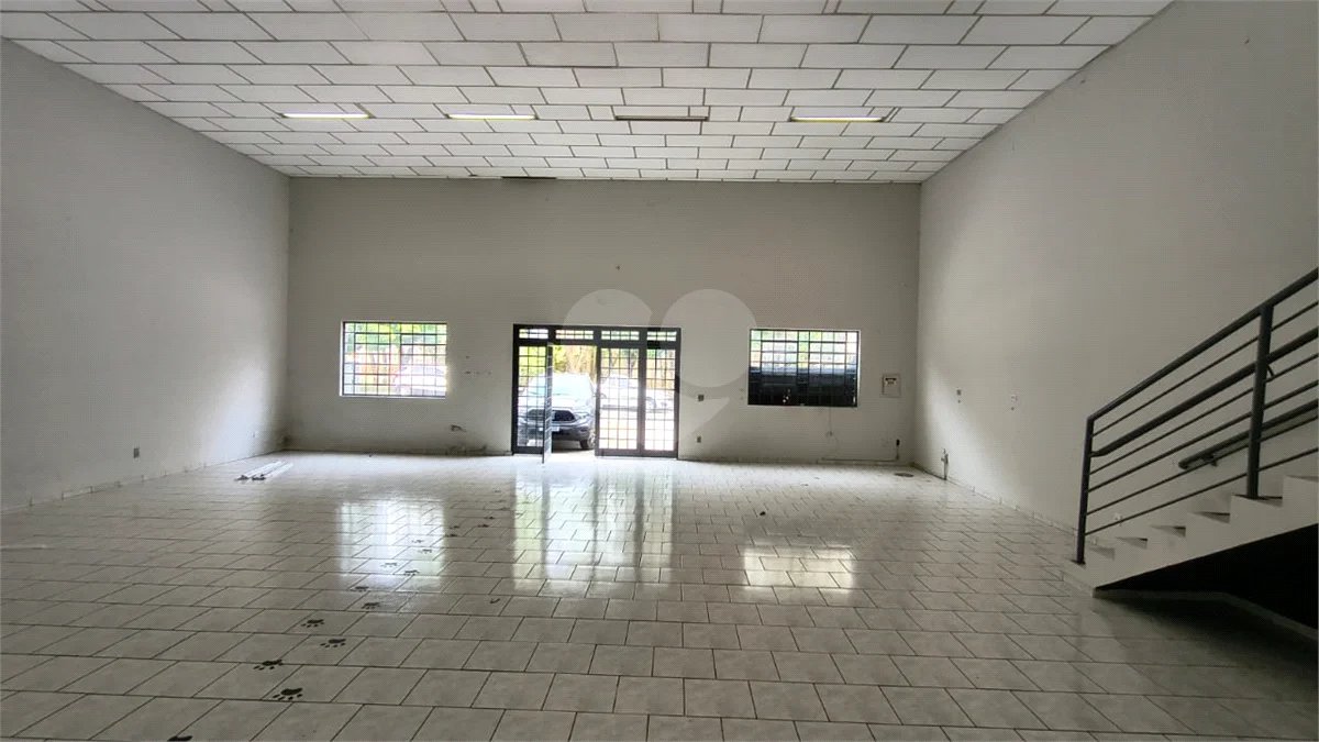 Salão Comercial para Locação em Vinhedo - SP