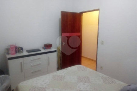 Sobrado com 3 dormitórios.