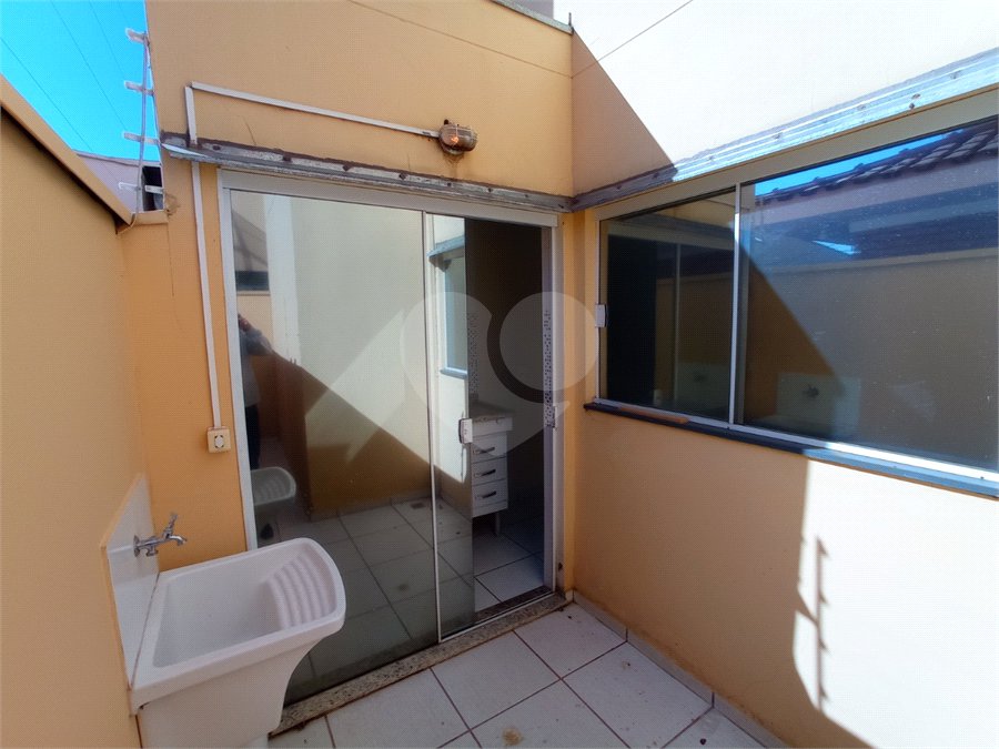 Investimento Certeiro na Gleba 1: Apartamento 1 DormItório, Quintal e Localização que Aluga Fácil