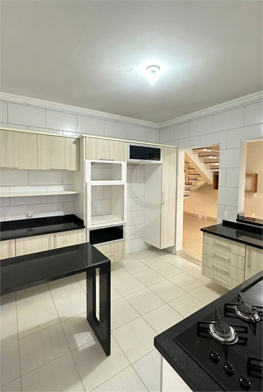 Indaiatuba- Villagio de Itaici- Venda - terreno 150,00 ms - construida 144, 15 ms - 3 dorms, 1 suite, sala, cozinha, wc - R$ 999.900,00 -Área de lazer conta com: Salão de festas - Piscina - Clube - Playground - Academia completamento bancário. Imóvel locado em setembro 2024, venda para investidor,