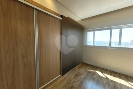 Apartamento à venda com 3 quartos, sendo 2 suítes, em Cambuci, São Paulo, SP