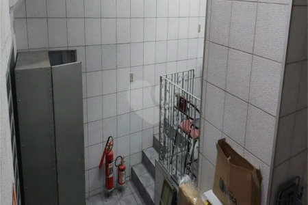 Casa com dois pavimentos na Barra Funda: