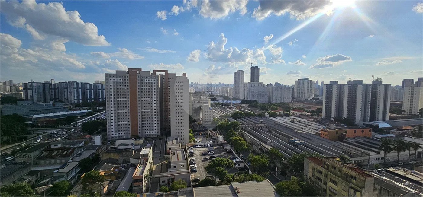 Apartamento na Região da Mooca à 5 Minutos do Metrô Bresser Mooca COM 2 Dormitórios sendo 1 Suíte e 1 Vaga de Garagem