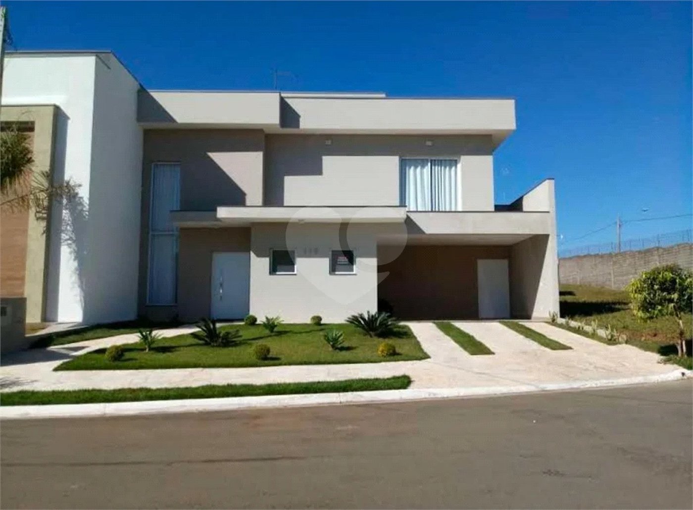 Sua nova casa com piscina e área gourmet te espera! no Golden Park em Hortolandia