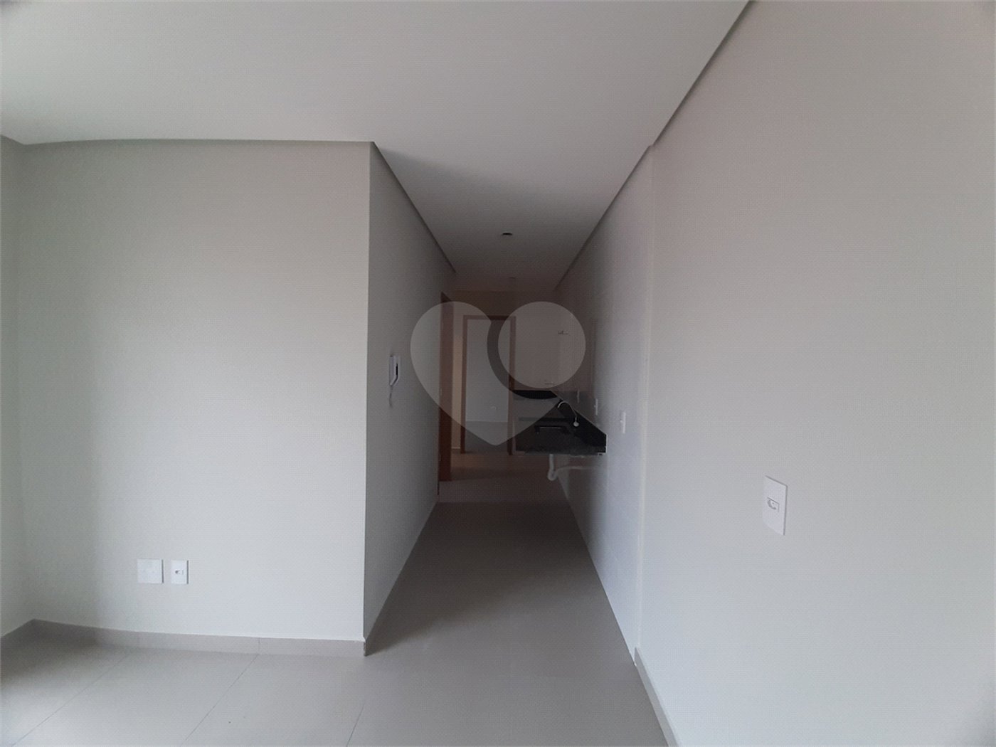 Apartamento com 44m2, 2 quartos, banheiro, sala integrada à cozinha, varanda gourmet e 1 vaga