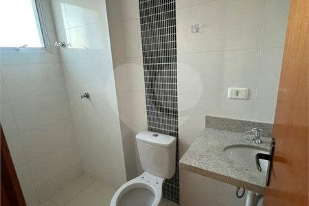 Apartamento no Condomínio Residencial Clarice.