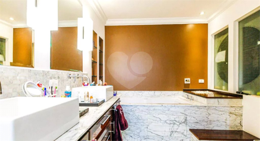 Apartamento com 410m², 4 suítes, 3 garagens, à venda em Santo Amaro