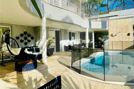 Belíssima casa à venda com 700 m² no Condomínio Tamboré, em Alphaville!!!
