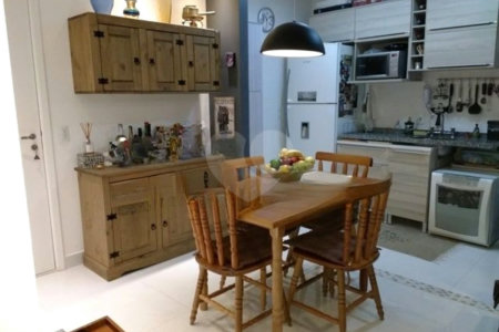 Apartamento à venda no Brás, 1 quarto, varanda, garagem, semimobiliado