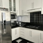 Apartamento amplo com 02 dormitórios, 01 suíte