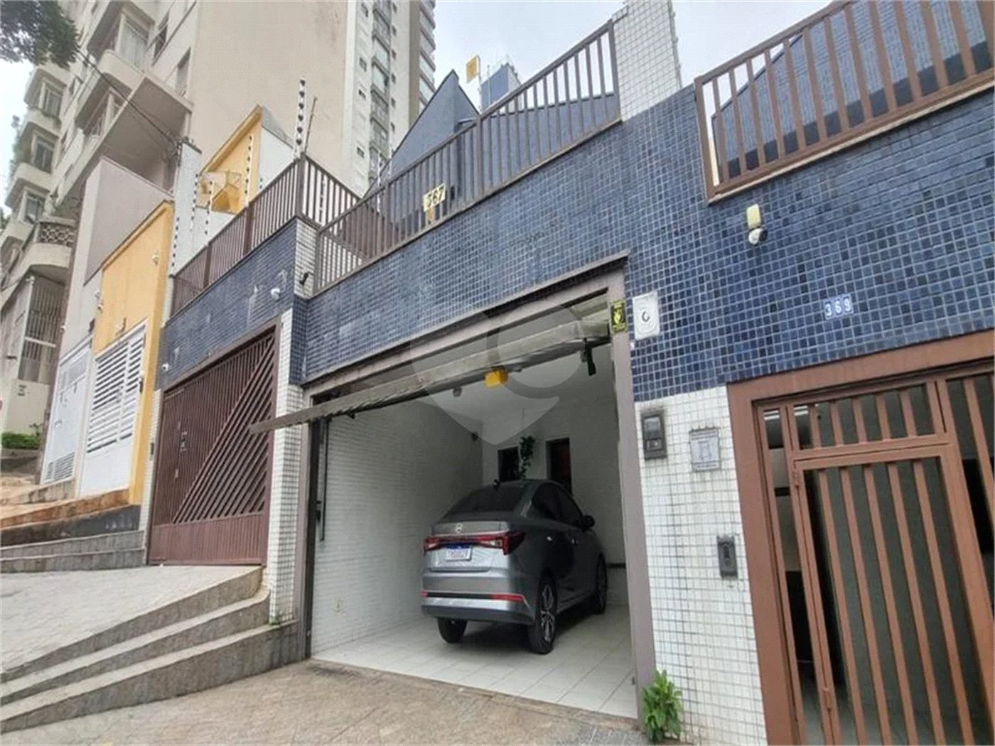 Sobrado à Venda na Aclimação - 150 m² - 2 Salas, 3 Dorms, 2 Vagas.