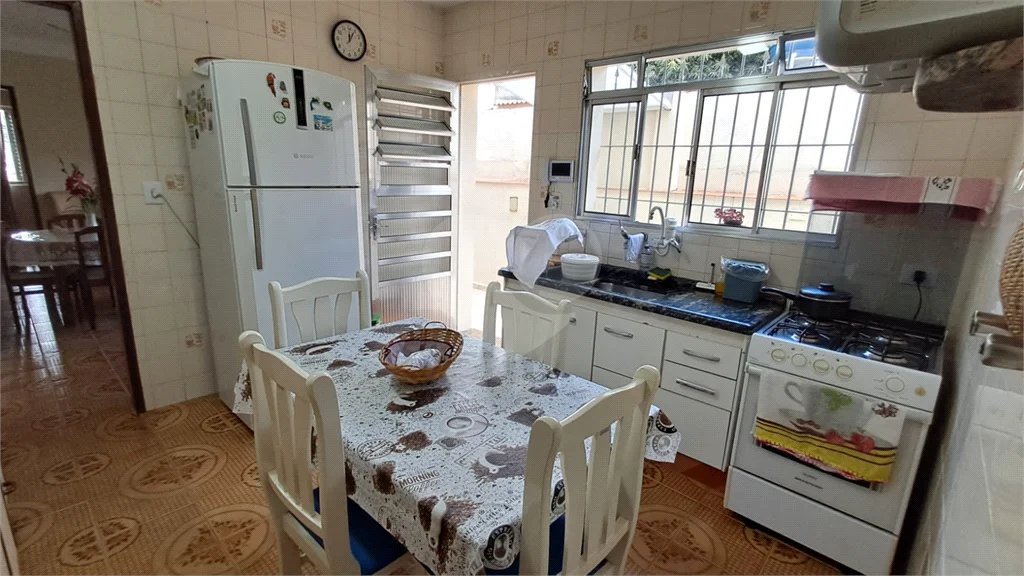 Casa Assobradada à venda | 209 m² | 3 dormitórios | Edícula | 3 vagas na Parada Inglesa!