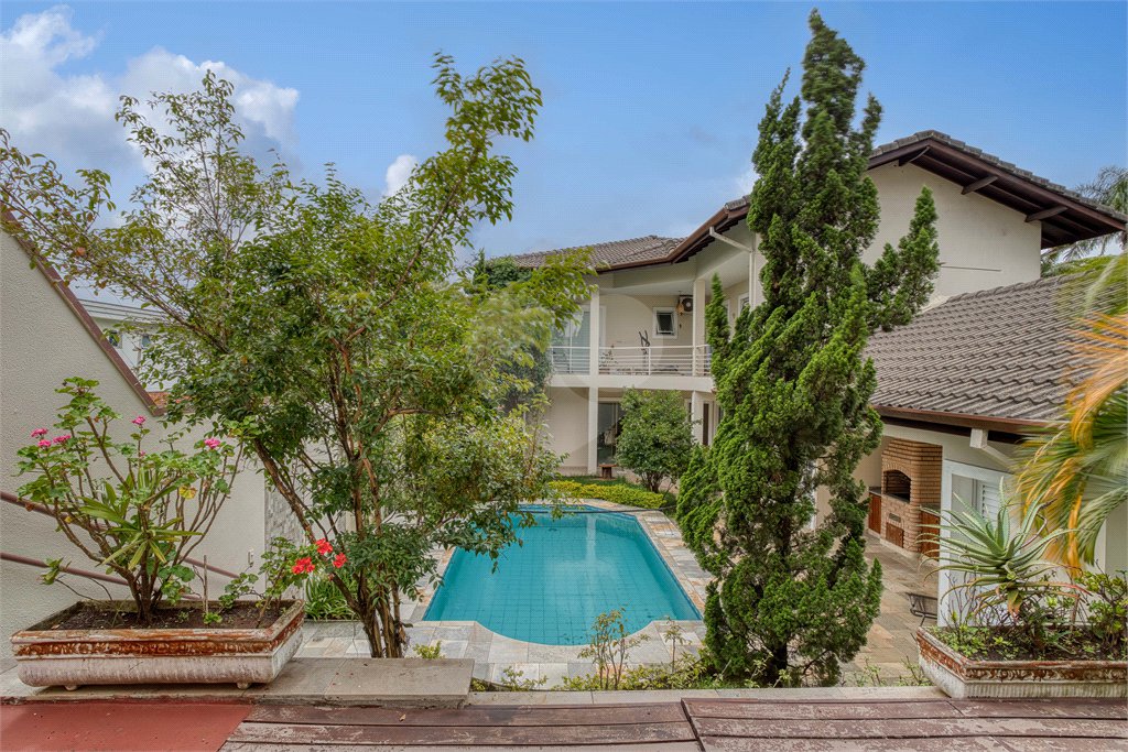 Casa à venda com 4 suítes em Chácara Monte Alegre, São Paulo, SP